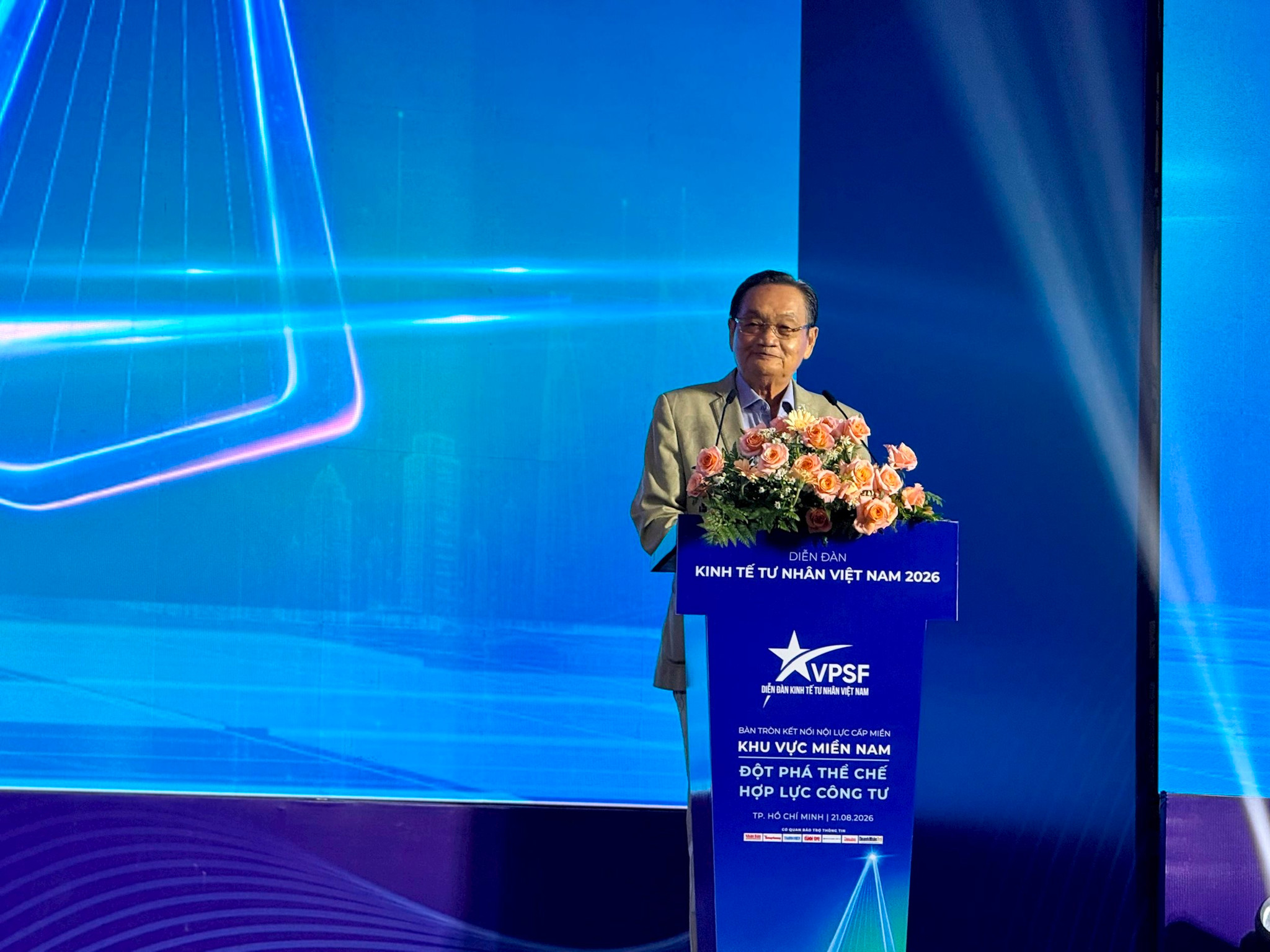 TS. Trần Du Lịch: Muốn doanh nghiệp tư nhân lớn lên, phải xây hệ sinh thái để doanh nghiệp lớn kéo doanh nghiệp nhỏ