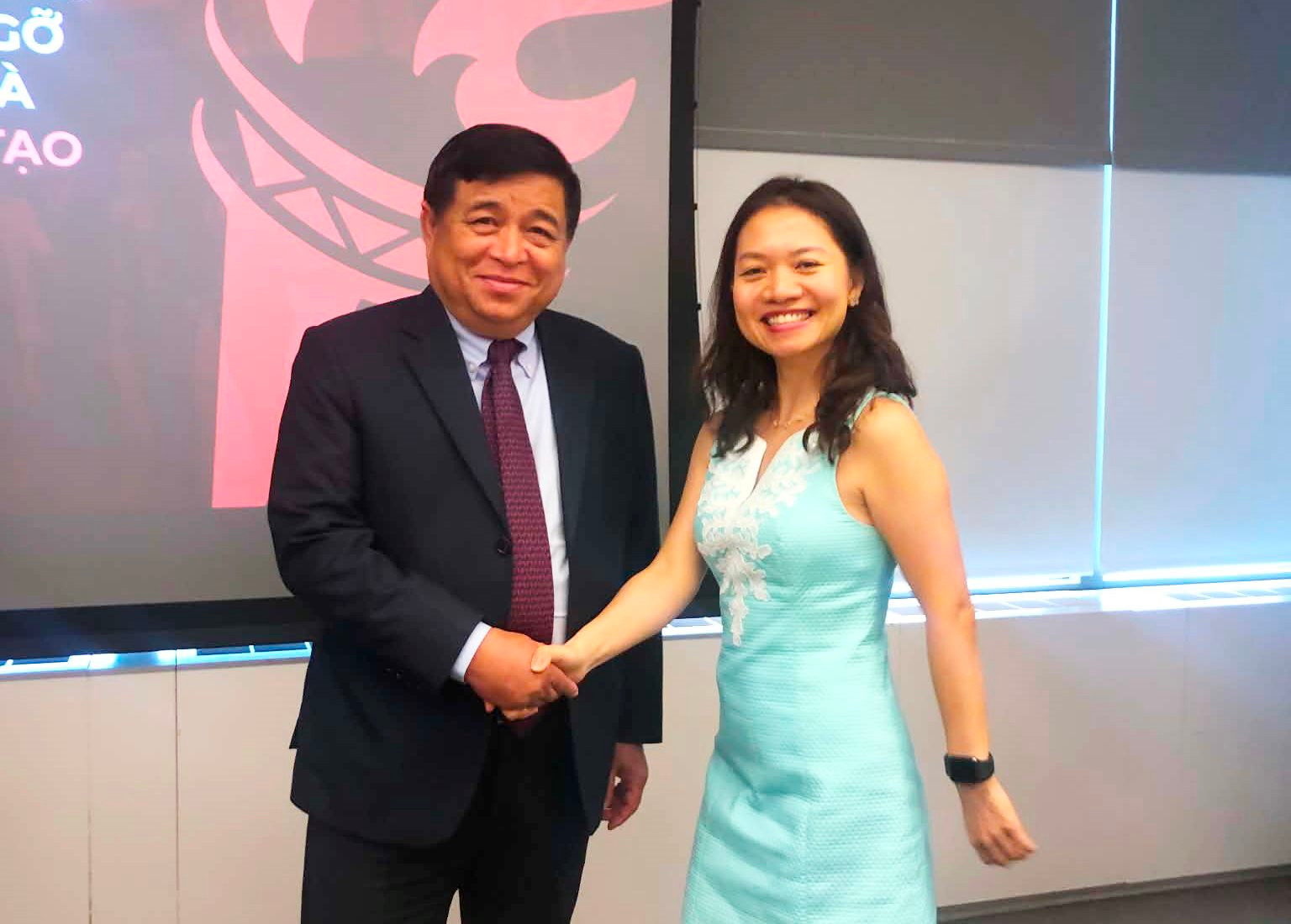 hong-anh-va-nguyen-pho-thu-tuong.jpg