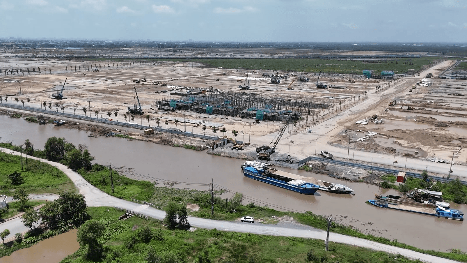 Tỷ phú Phạm Nhật Vượng đang xây “thành phố công viên tri thức” cho 60.000 sinh viên, nằm trong đại đô thị 1.080 ha có sân golf 200 ha và 100 công viên