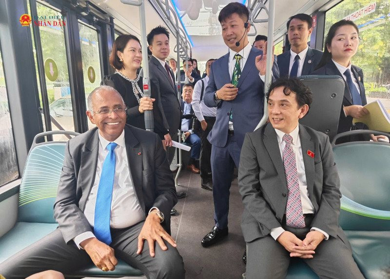 Thăm tập đoàn của tỷ phú Phạm Nhật Vượng, lãnh đạo quốc gia 33 triệu dân ở Tây Phi bày tỏ mong muốn gì?