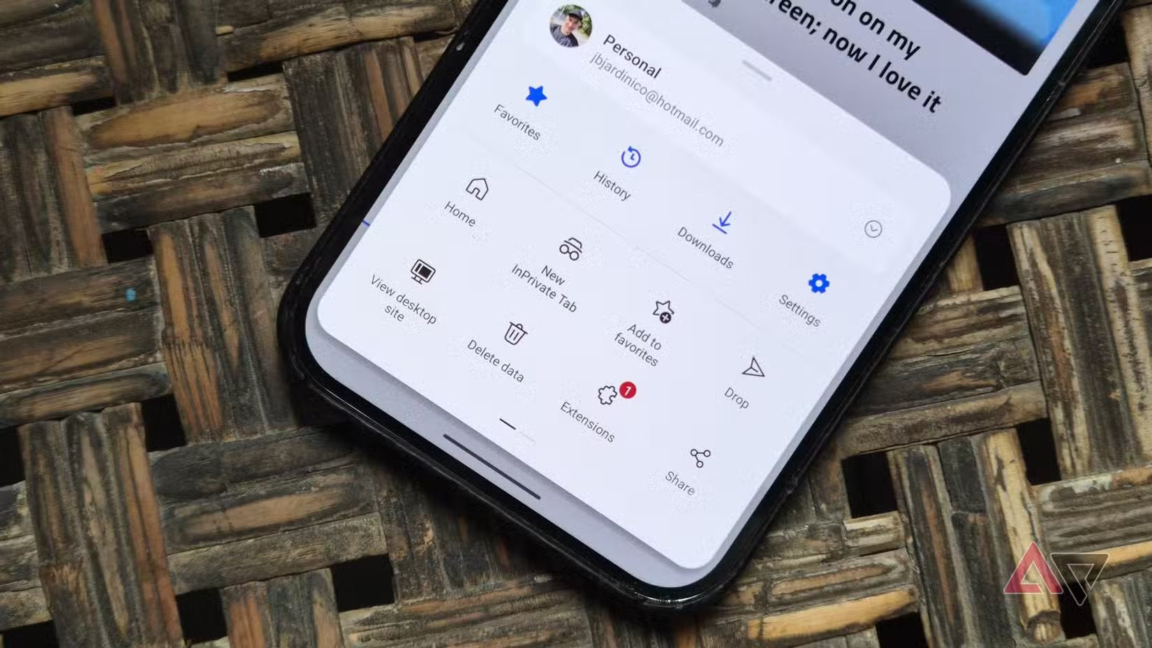microsoft-edge-browser-home-page-on-google-pixel-phone.jpeg