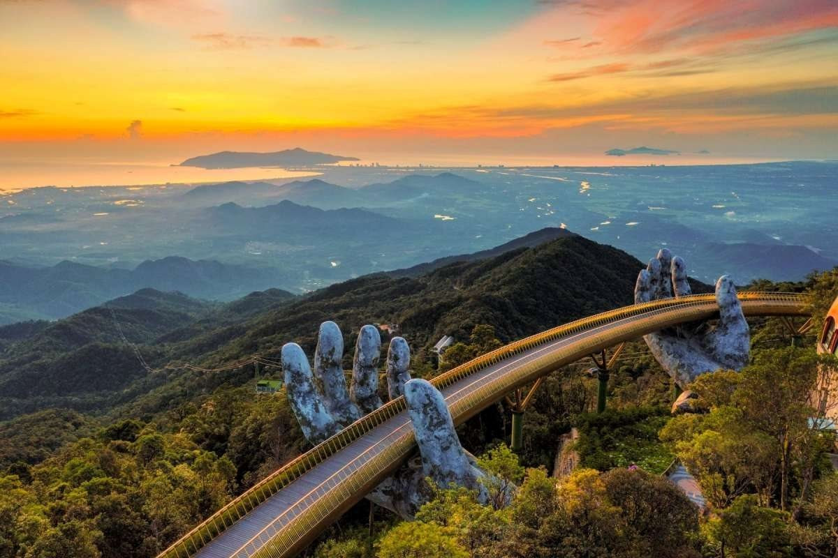 Việt Nam sở hữu cây cầu đặc biệt không bắc qua dòng sông nào, tọa lạc trên đỉnh núi cao, lọt top những cây cầu đẹp nhất thế giới
