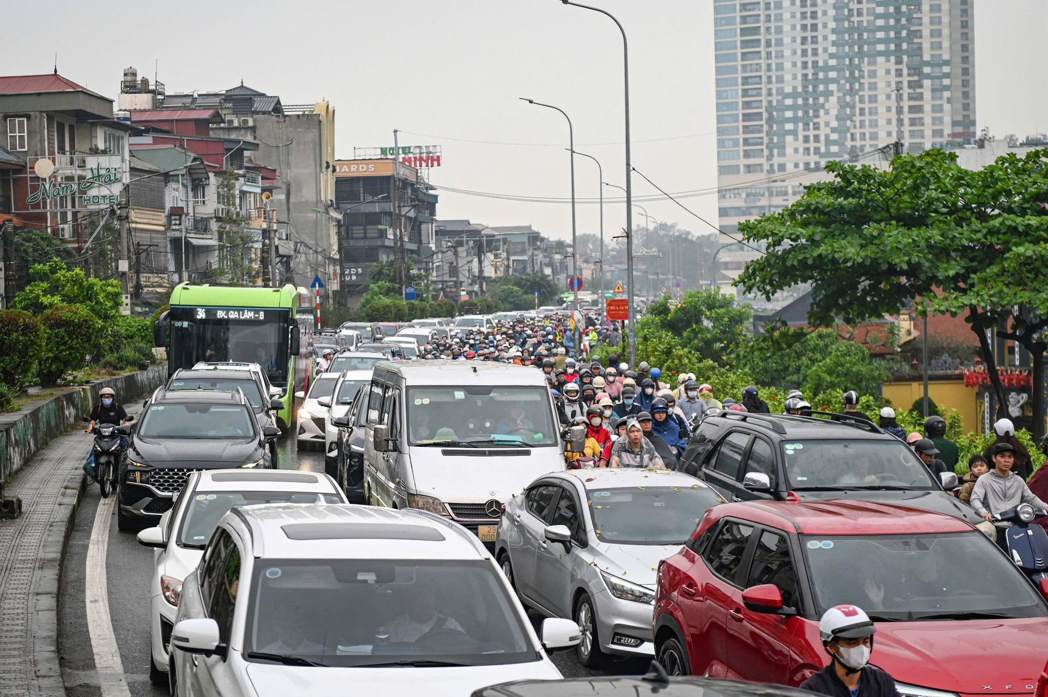 Hà Nội yêu cầu không xây thêm nhà ở cao tầng tại 3 tuyến phố đặc biệt