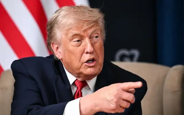 Ông Trump dọa đánh thuế 50% với ô tô và thép Canada