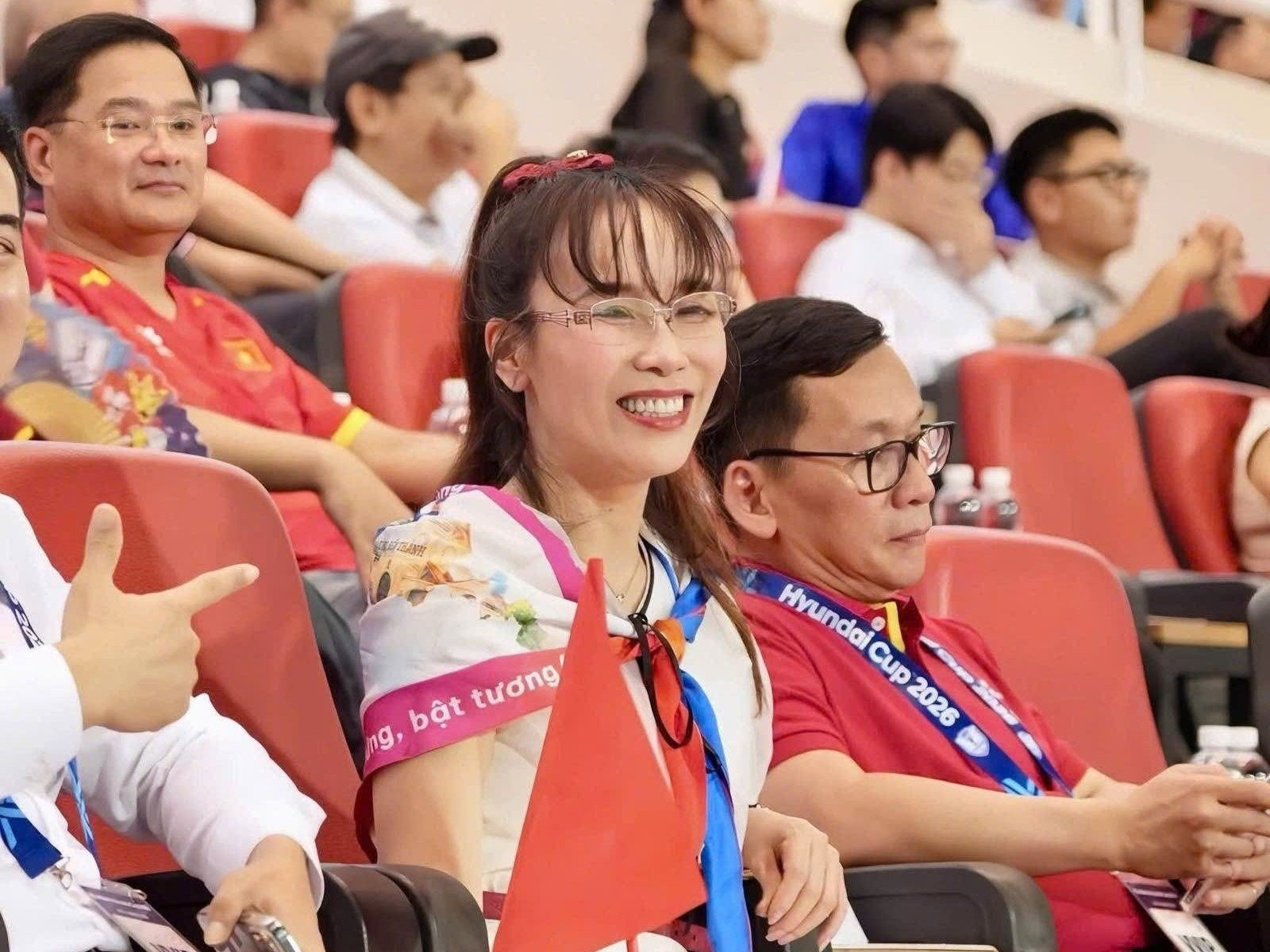 Tỷ phú Nguyễn Thị Phương Thảo tặng quà đặc biệt cho đội tuyển Việt Nam sau chức vô địch Đông Nam Á