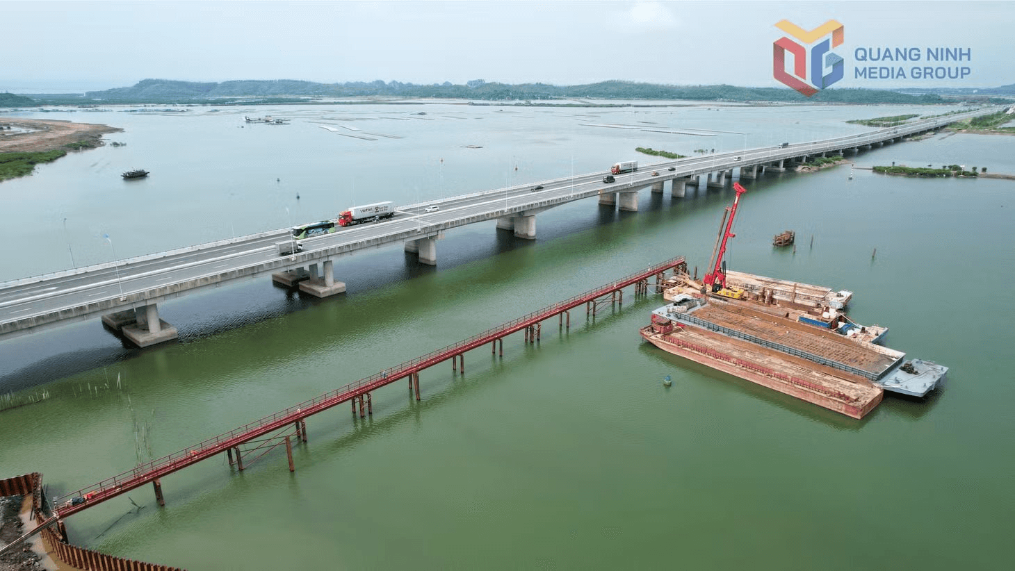 Tỷ phú Phạm Nhật Vượng đang cho thi công siêu đường sắt tốc độ cao 5,6 tỷ USD chưa từng có trong lịch sử: Hệ thống khoan cọc nhồi vượt sông đã bắt đầu triển khai