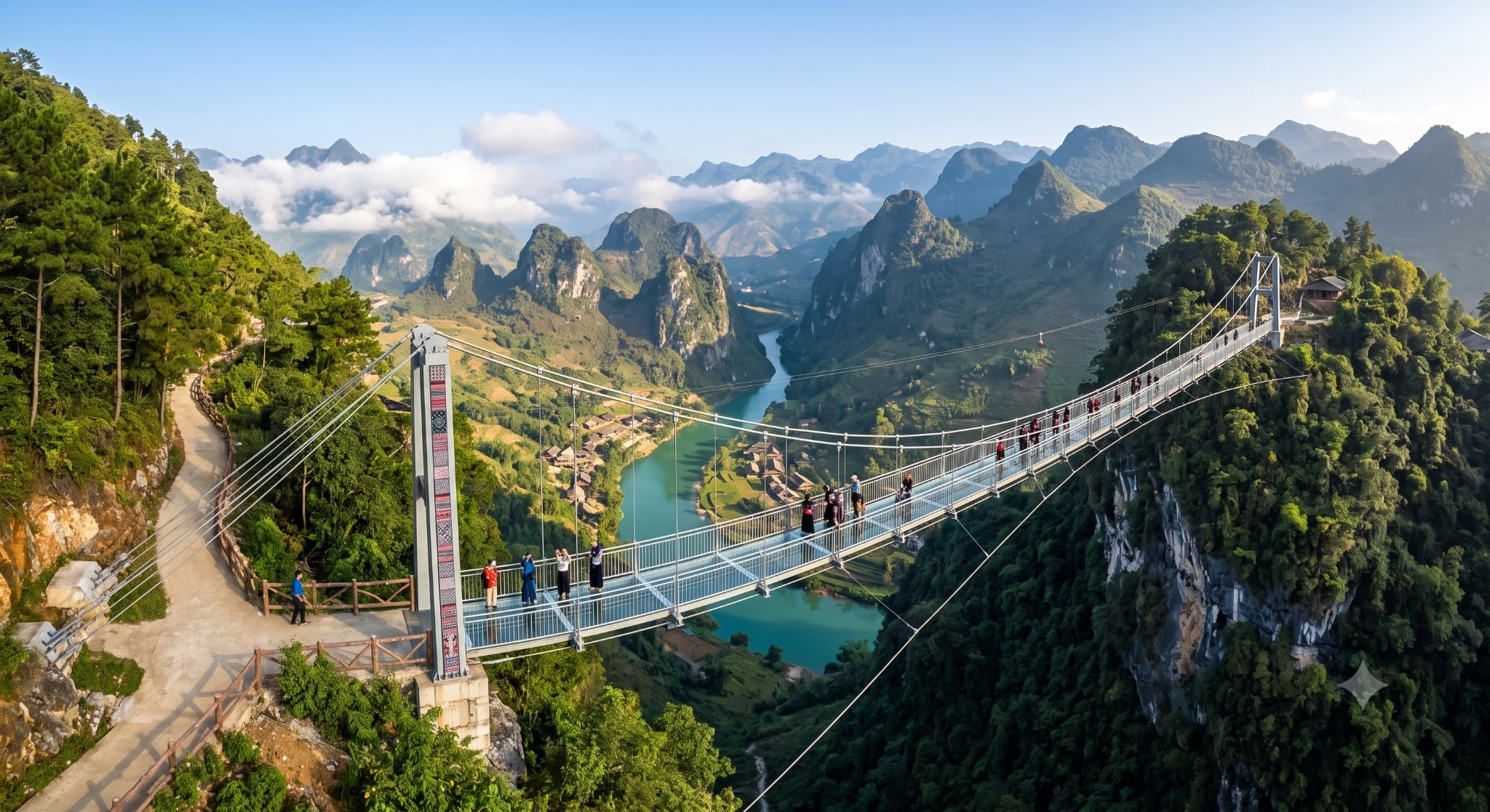 Việt Nam sắp có cầu kính vượt nhịp qua khe núi ở độ cao 120m, tổng vốn đầu tư hơn 180 tỷ đồng