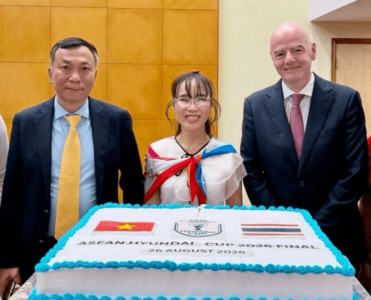 Những lần tỷ phú Nguyễn Thị Phương Thảo tặng quà "khủng" cho tuyển Việt Nam khi đạt chức vô địch