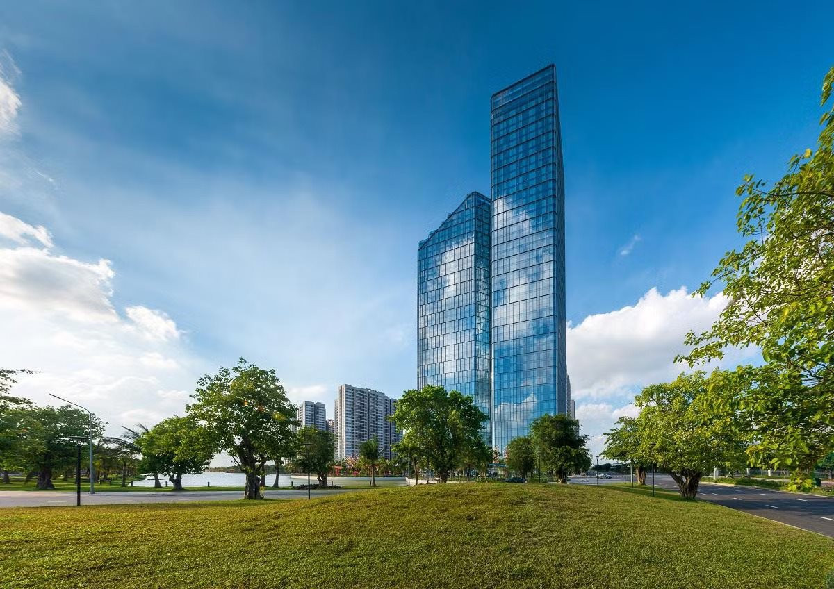 Tập đoàn của tỷ phú Phạm Nhật Vượng có 1 tòa tháp 45 tầng, cao gần 200m, tiêu chuẩn tương đương “đại bản doanh” Apple, Intel, từng được trao giải thưởng tại Mỹ