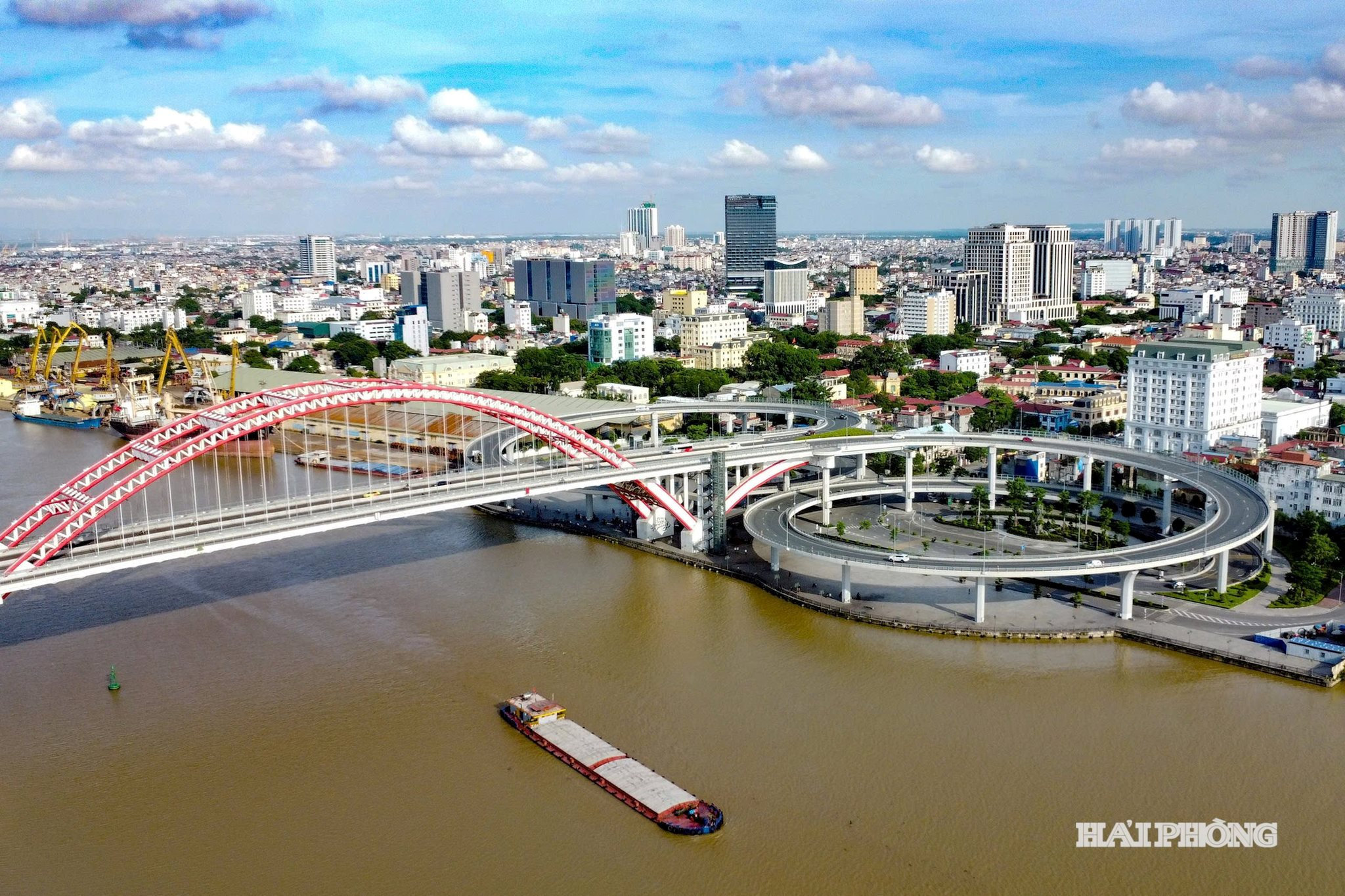 cau-hoang-van-thu-1.jpg