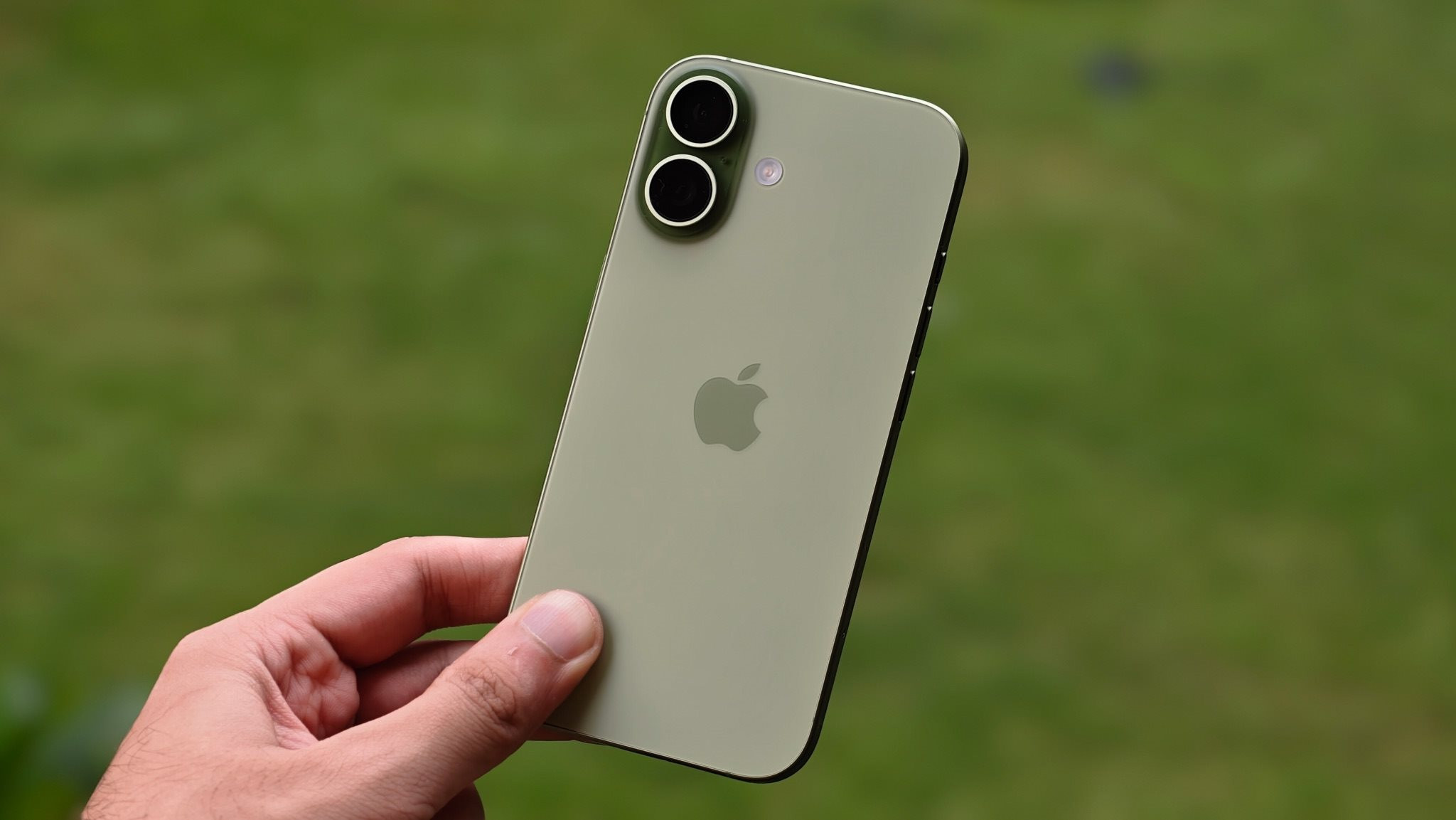 Đừng vội mua iPhone 18 Pro sắp ra mắt, xuống tiền cho chiếc iPhone đời cũ này hóa ra tốt hơn nhiều