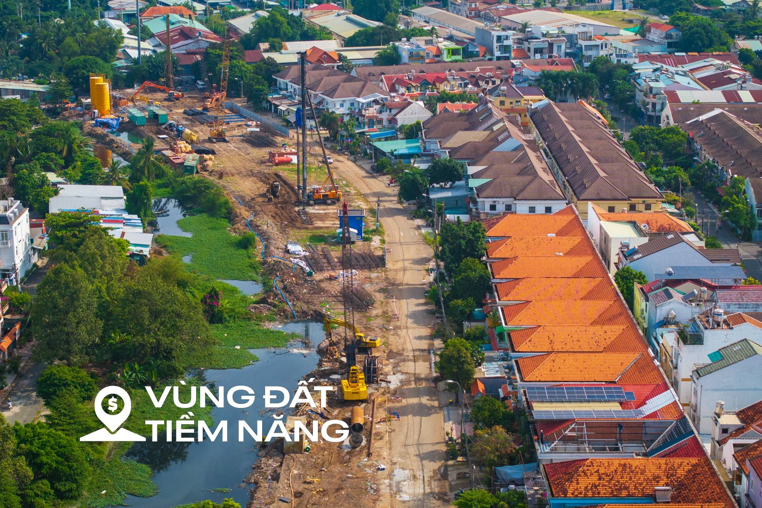 Cận cảnh đại công trường cầu đường Bình Tiên 6.300 tỷ: Máy móc rầm rộ san lấp mặt bằng, BĐS khu Nam chờ trục kết nối mới