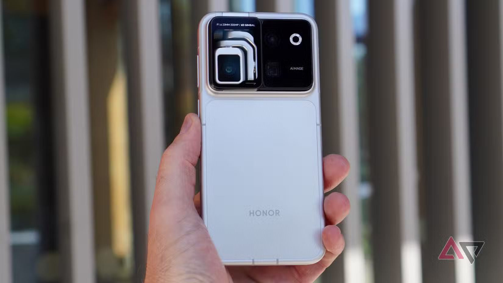 honor-robot-phone-back.jpg