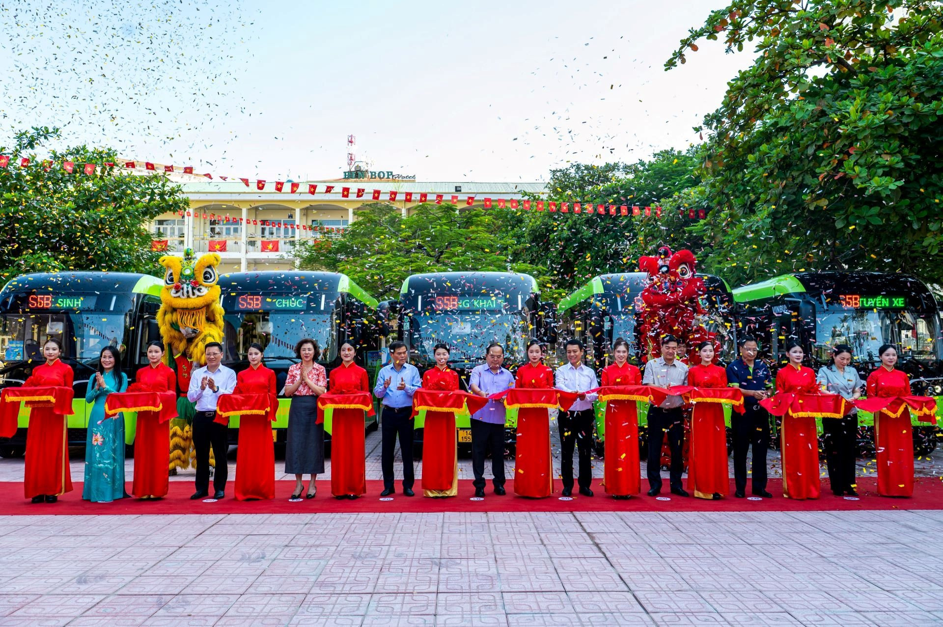 Quảng Ninh sẽ đưa đón học sinh miễn phí tại 3 phường bằng 50 xe điện VinBus 