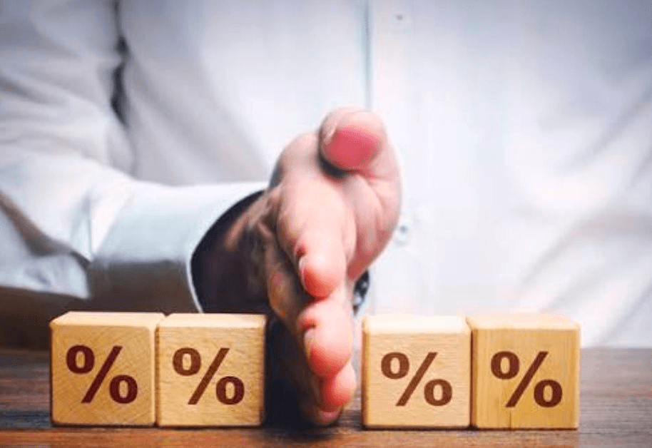 Thống đốc Fed có thông báo bất ngờ về lãi suất