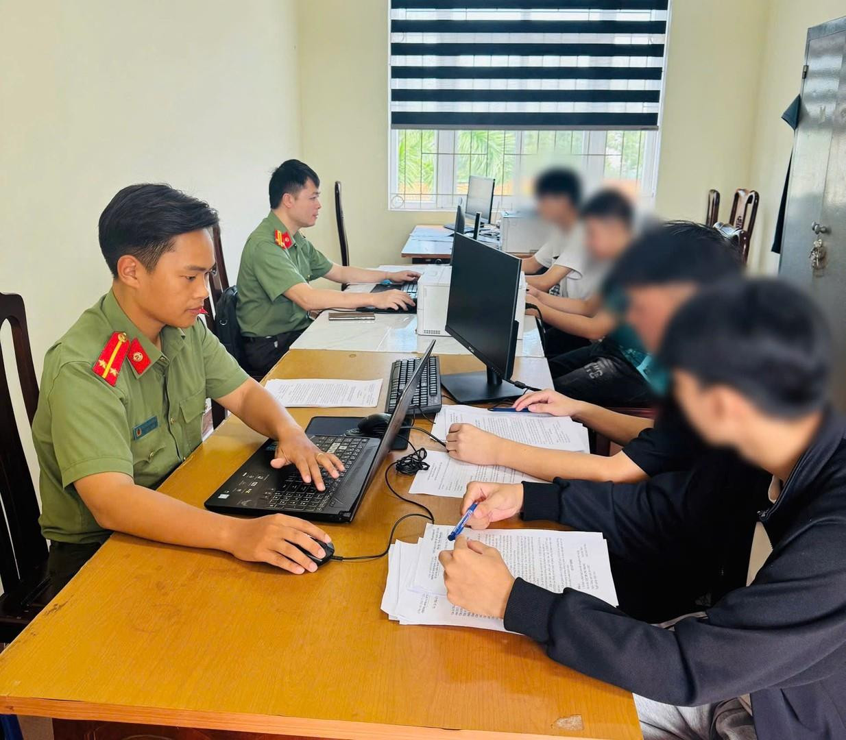 Đăng nội dung này lên mạng, nhóm thanh niên sinh năm 2007-2009 bị phạt tiền gần 800 triệu đồng
