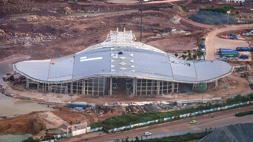 Việt Nam sắp hoàn thành công trình VIP để đón các nguyên thủ: Sàn 8.500m2, dùng lượng nhôm tương đương hơn 150 tấn, mái được ví như “đại bàng biển bằng thép”