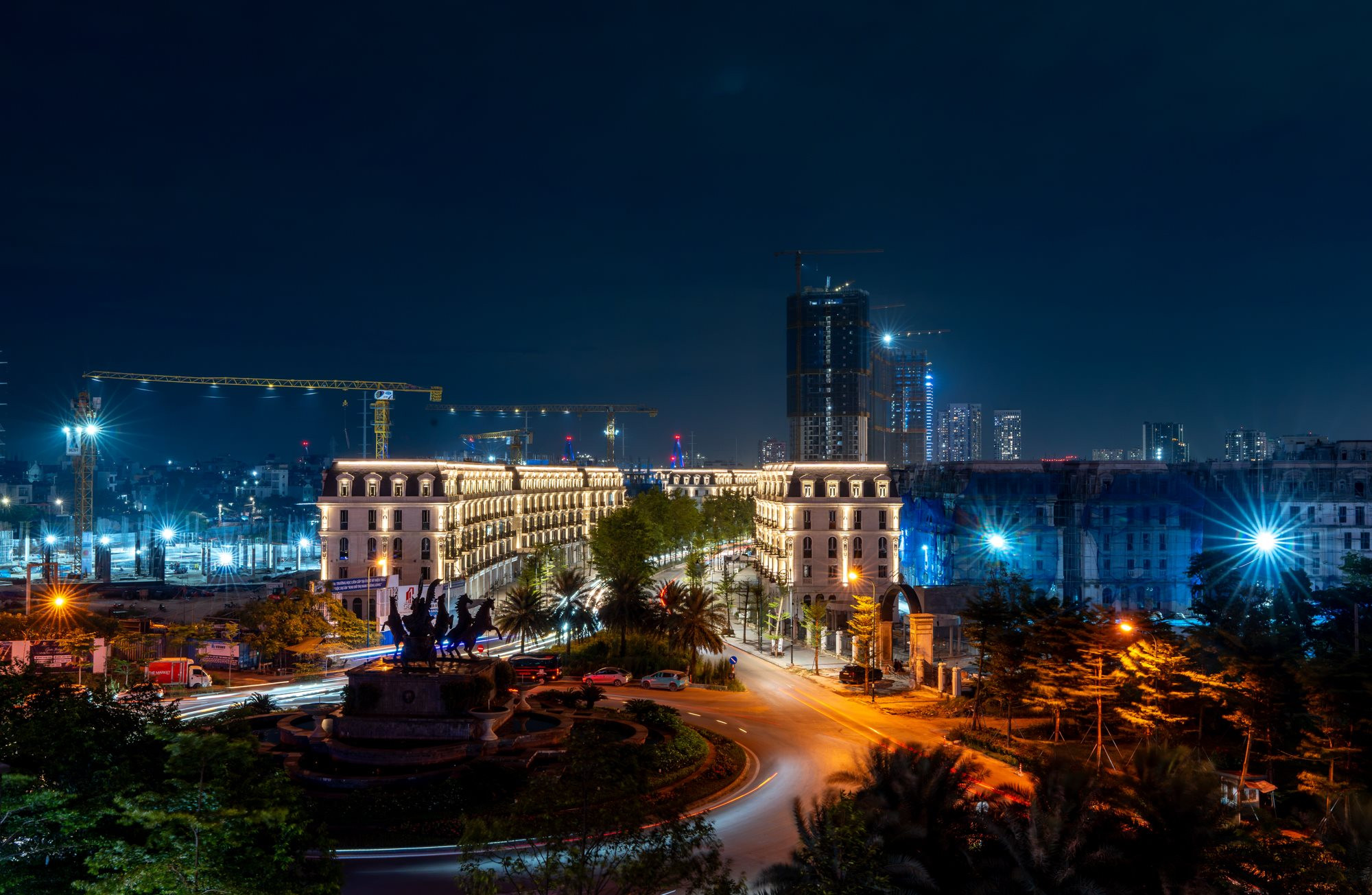 noble-palace-tay-ho-1.jpg