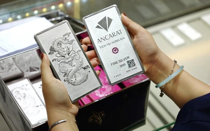 Giá bạc sáng ngày 8/9 tại Ancarat, DOJI, Bảo Tín Mạnh Hải, Sacombank