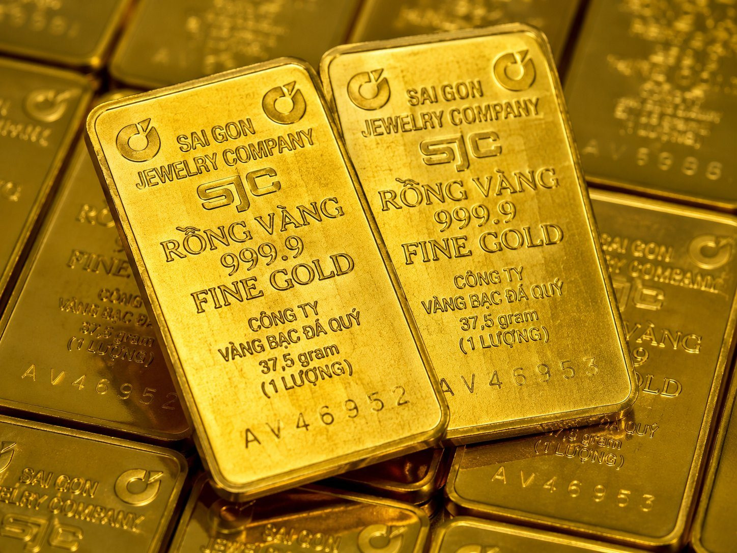 Vừa lập đáy trong tuần, giá vàng bật tăng tới 1,8 triệu đồng/lượng