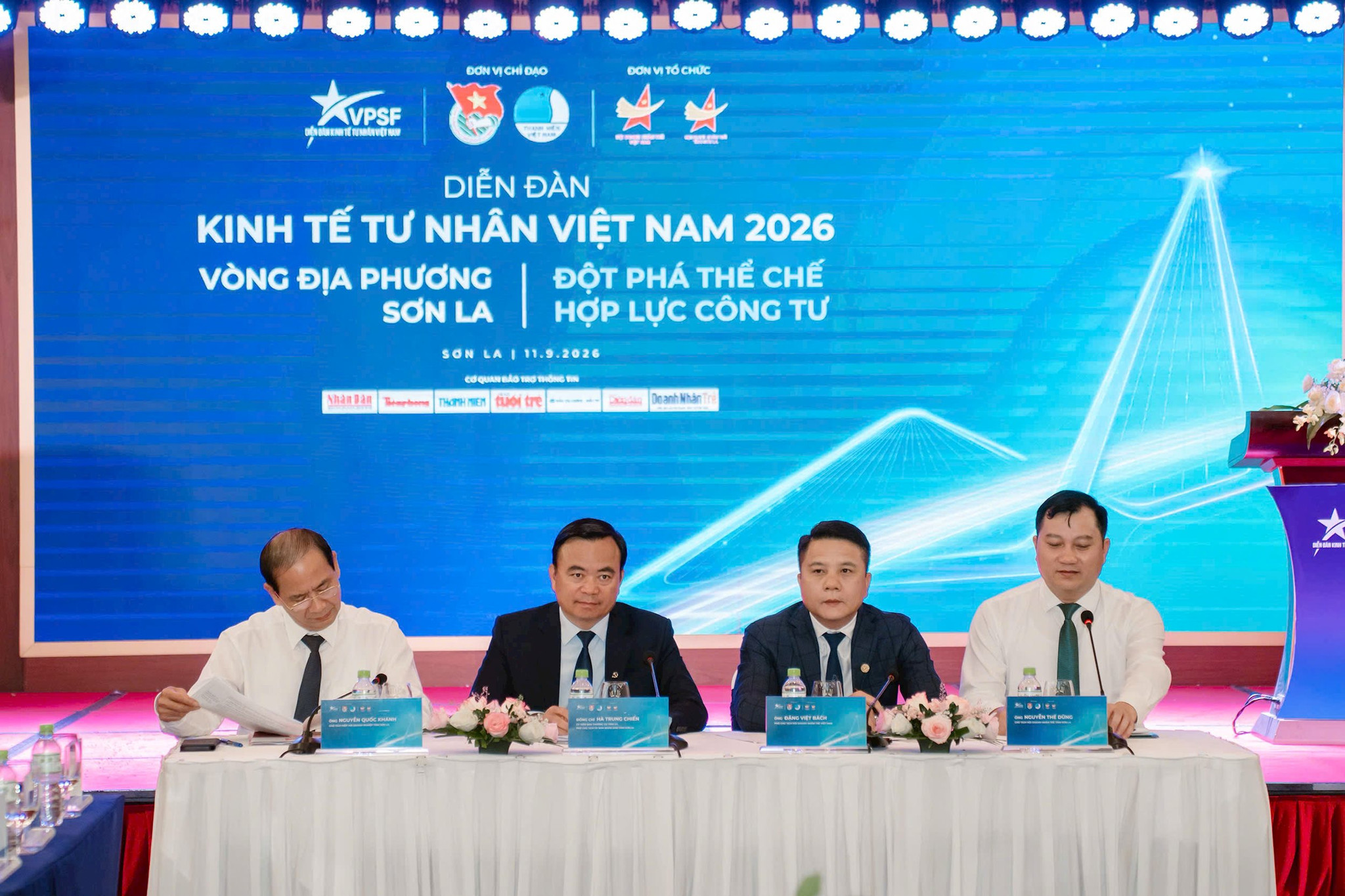 Ngân hàng chủ động đi tìm khách vay, doanh nghiệp nhỏ vẫn khó tiếp cận vốn
