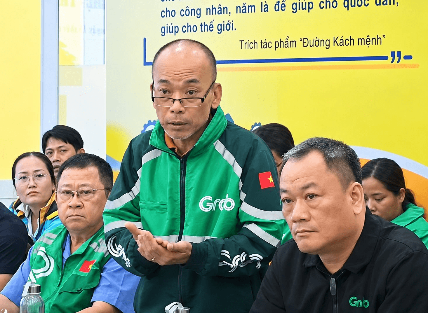 Tài xế Grab: Mỗi 1 km chỉ nhận được 2.500 đồng, nếu đã là 'đối tác' thì phải được đàm phán giá cước