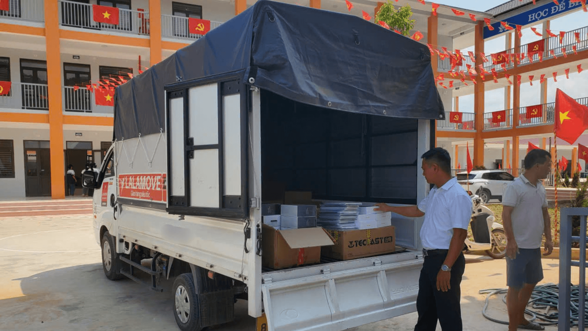 Những chuyến xe đặc biệt lên vùng cao của Lalamove