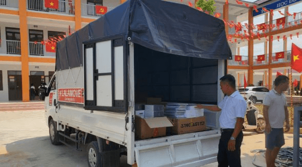 Một công ty giao hàng tuyên bố có xe tải 18 tấn, một chuyến giao tới 19 địa điểm