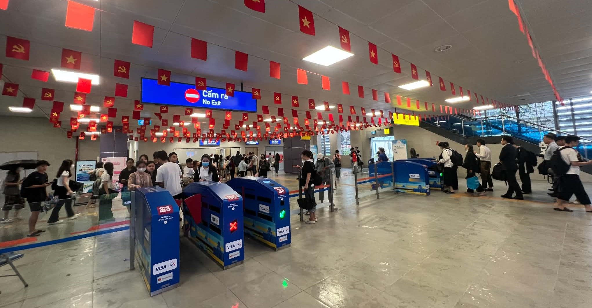 Tuyến Metro Nhổn - ga Hà Nội phát huy thế mạnh khi Thủ đô ngập lụt, tắc đường