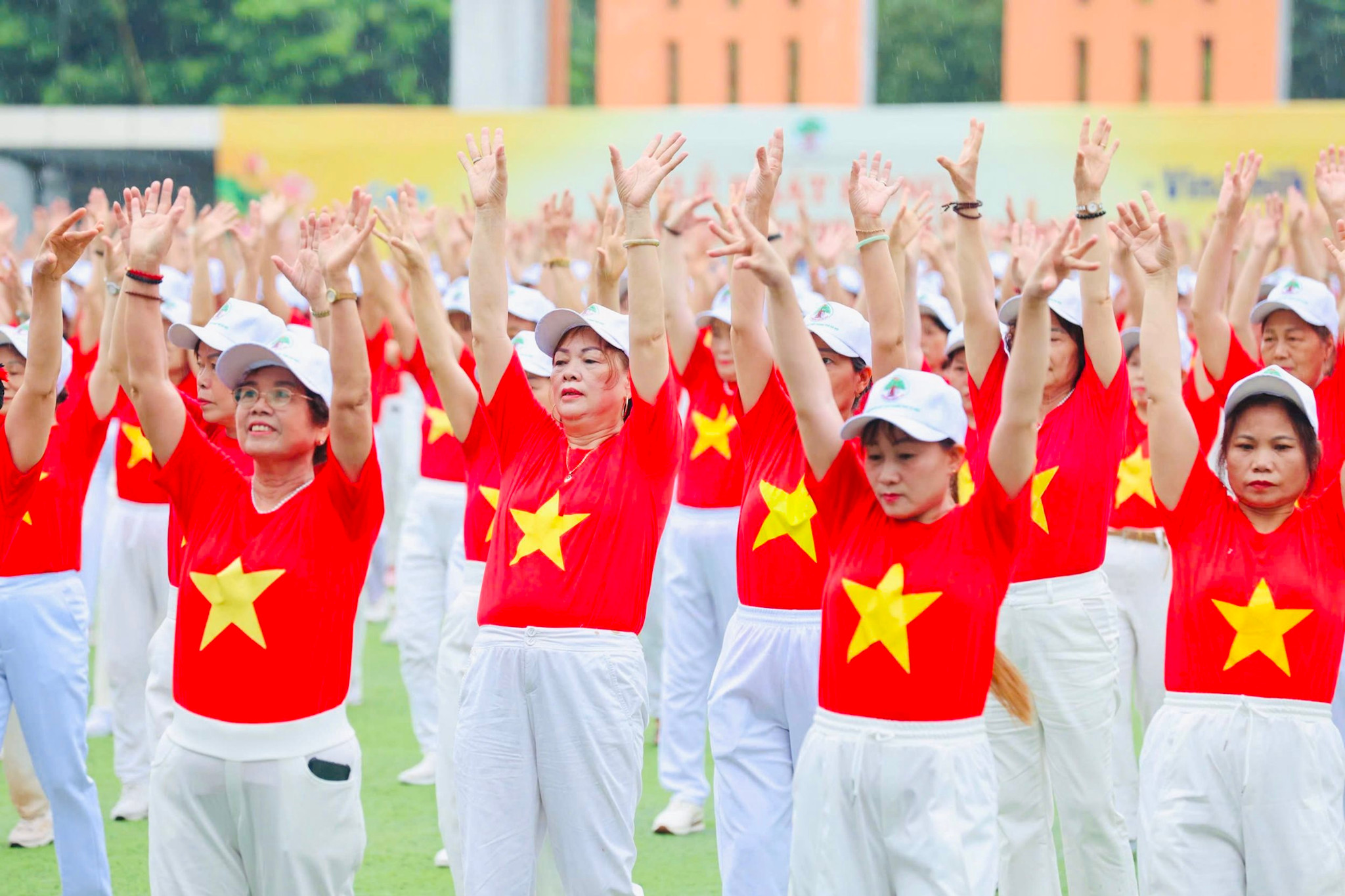 Vinamilk đồng hành chăm sóc sức khỏe người cao tuổi trong xu thế già hóa dân số