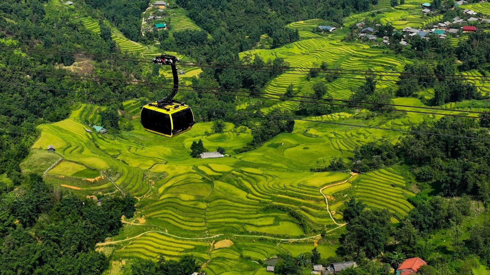 chiec-cabin-bay-qua-nhung-nac-thang-xanh.jpg