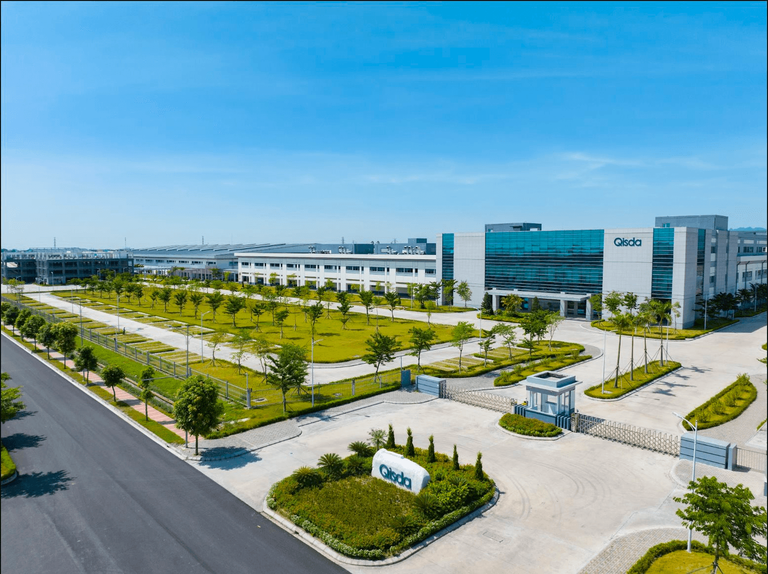 Dòng vốn FDI kỷ lục và "cú hích" cho bất động sản công nghiệp Việt Nam
