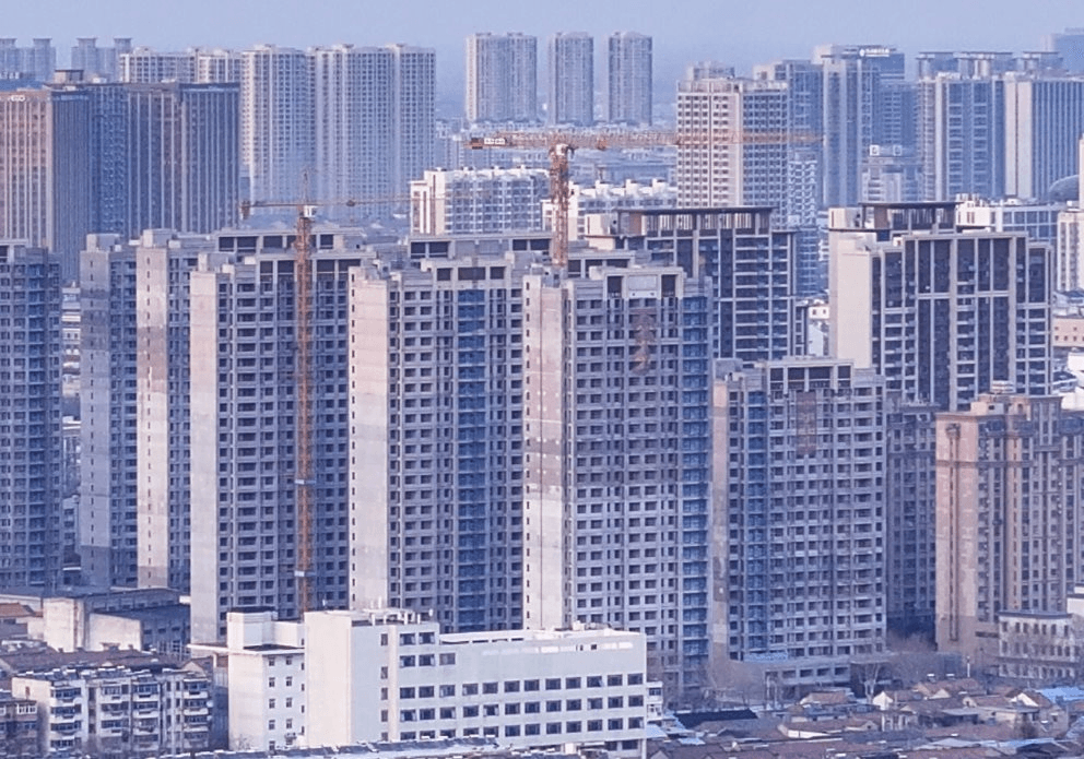 Giá nhà ngày càng xa tầm với, vì sao người trẻ vẫn chưa từ bỏ giấc mơ sở hữu một căn nhà?
