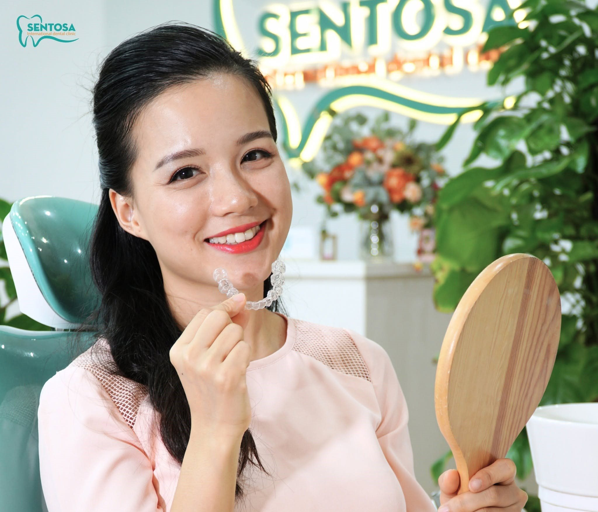 Chuyện gì xảy ra tại chuỗi nha khoa do MC Minh Trang quảng cáo, chồng cũ sáng lập: Hotline không liên lạc được, khách hàng bị ‘bỏ ngỏ’ quyền lợi?