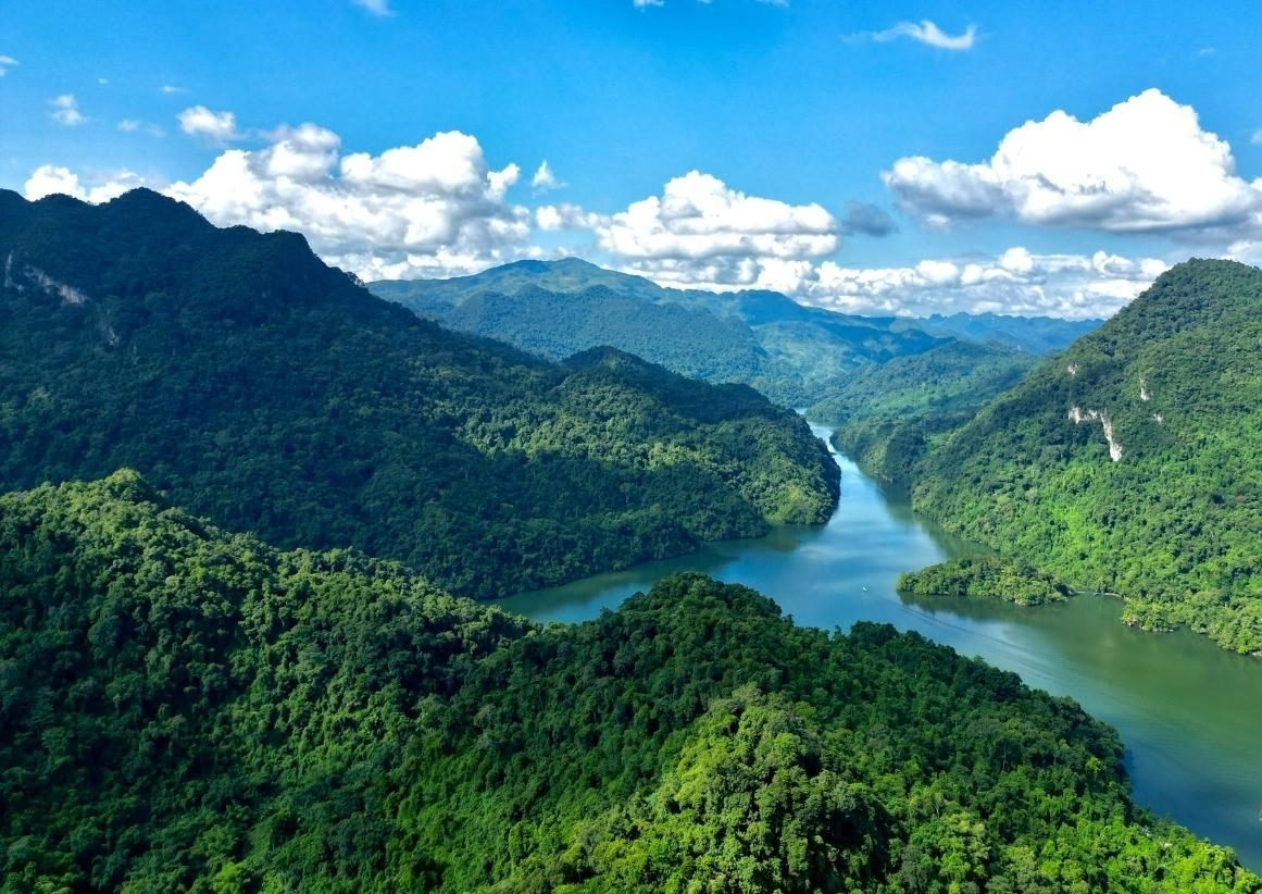 Con đường dài 76km hơn 3.700 tỷ đồng, kết nối đến hồ nước ngọt 200 triệu năm tuổi lớn nhất cả nước chỉ còn 3 tháng để hoàn thành