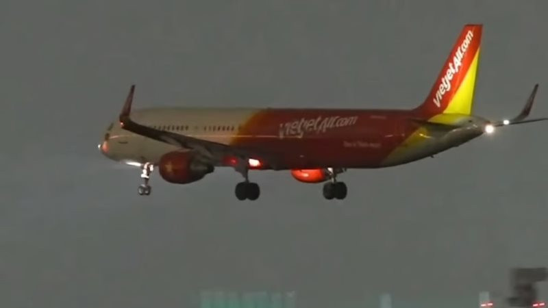 Máy bay Vietjet chở 143 hành khách hạ cánh khẩn cấp tại Ấn Độ
