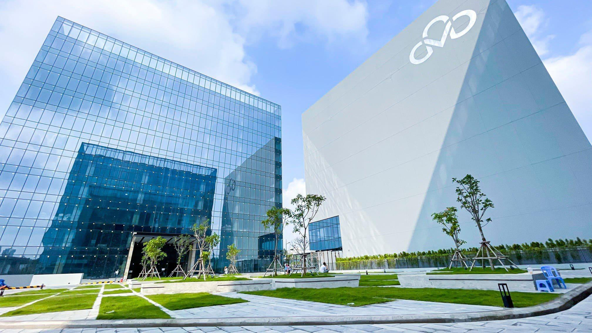 Lý do EVN TPHCM muốn áp giá kinh doanh với điện cung cấp cho data center của Viettel, CMC