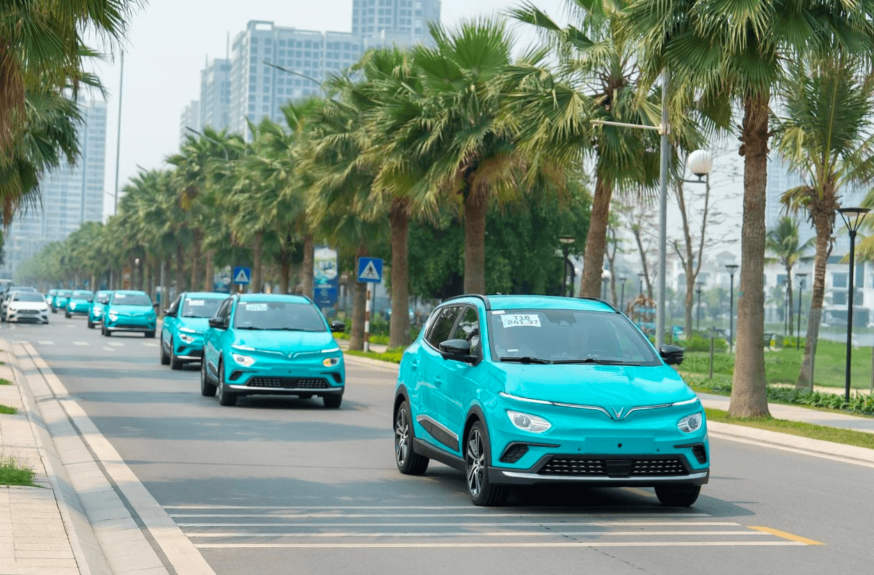 Tỷ phú Phạm Nhật Vượng và cú hích chấn động ngành taxi: Cứ 10 xe có hơn 7 xe chạy điện