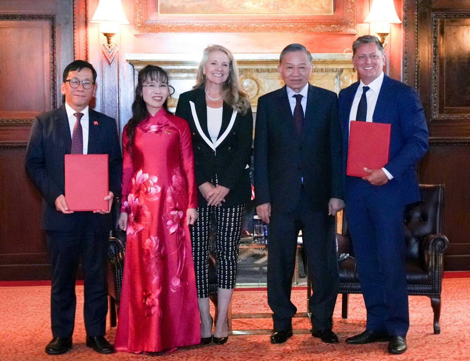 vietjet-ky-ket-voi-starlink-dua-internet-toc-do-cao-len-cac-chuyen-bay-102260924103620612.jpg