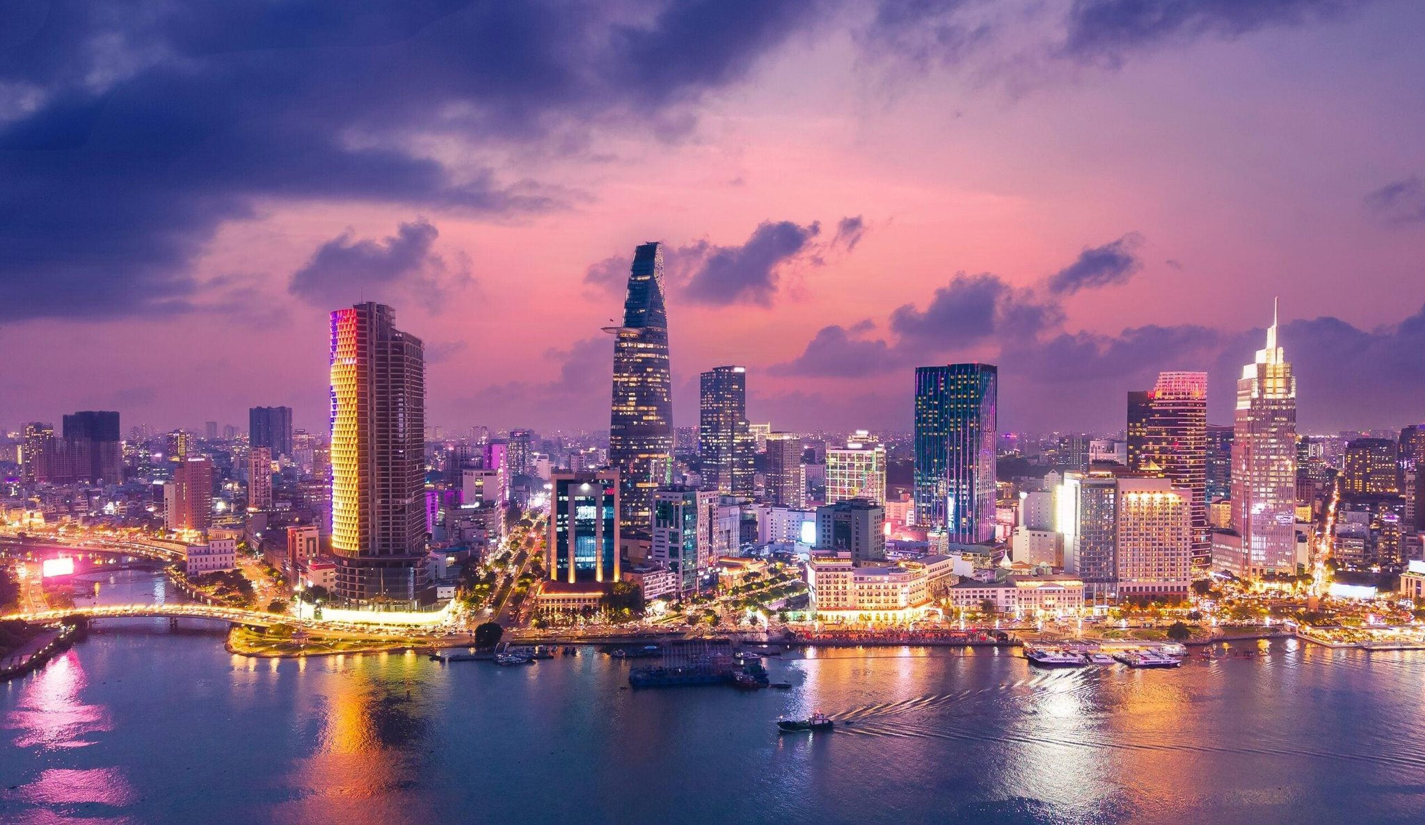 Nhìn vào việc Vingroup, Petrovietnam, Viettel… nộp thuế lớn nhất cả nước, vỡ ra nhiều chuyện
