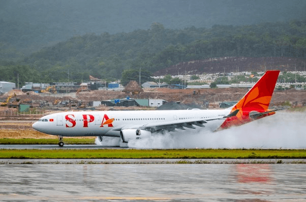Chiếc máy bay thân rộng đầu tiên của Sun PhuQuoc Airways đã về Phú Quốc sau hành trình đặc biệt: Gặp trục trặc dẫn đường ở Cực Bắc, mất GPS khi qua Nga, phải đổi sân bay vì bão ở Nhật