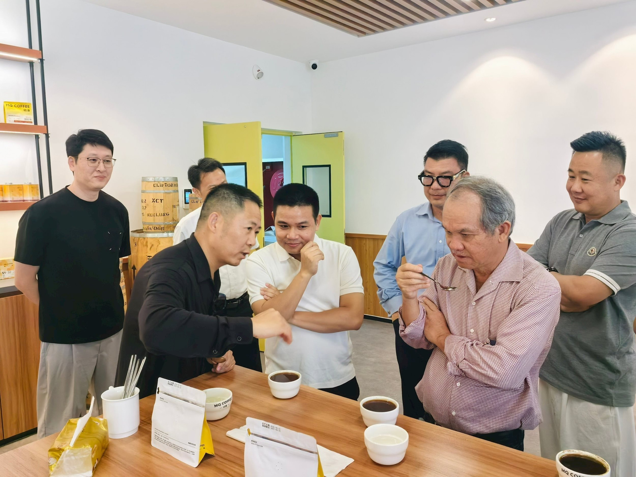 Sau khi công bố tham vọng lãi 10.000 tỷ đồng, bầu Đức đã bay sang Trung Quốc để làm một việc
