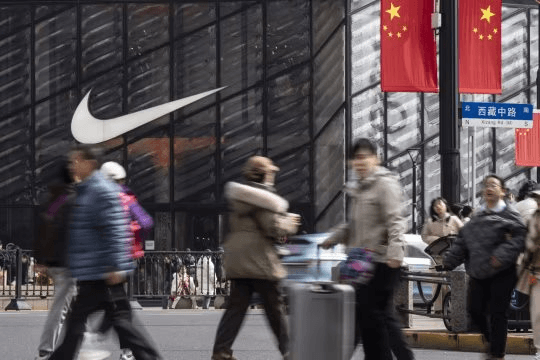 Nike chật vật tại Trung Quốc: Thị phần lao dốc, người trẻ quay lưng với thương hiệu Mỹ