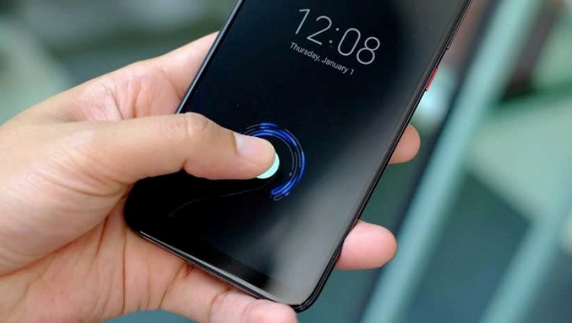 Vì sao không nên sử dụng khuôn mặt, vân tay để mở khóa điện thoại?
