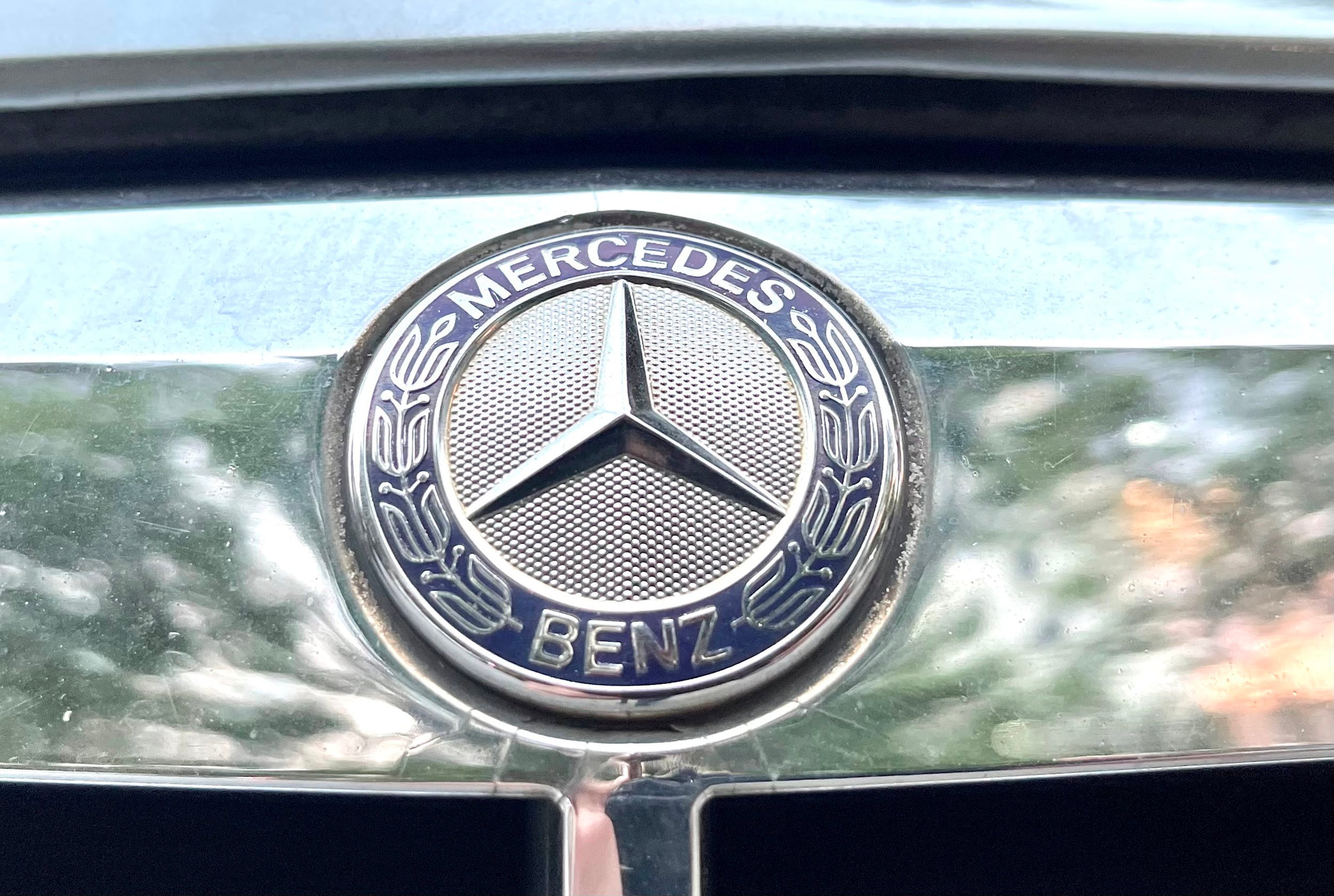 Sau 7 năm đưa xe ra thị trường, Mercedes-Benz thu hồi 858 xe lỗi, có nguy cơ xe tự di chuyển