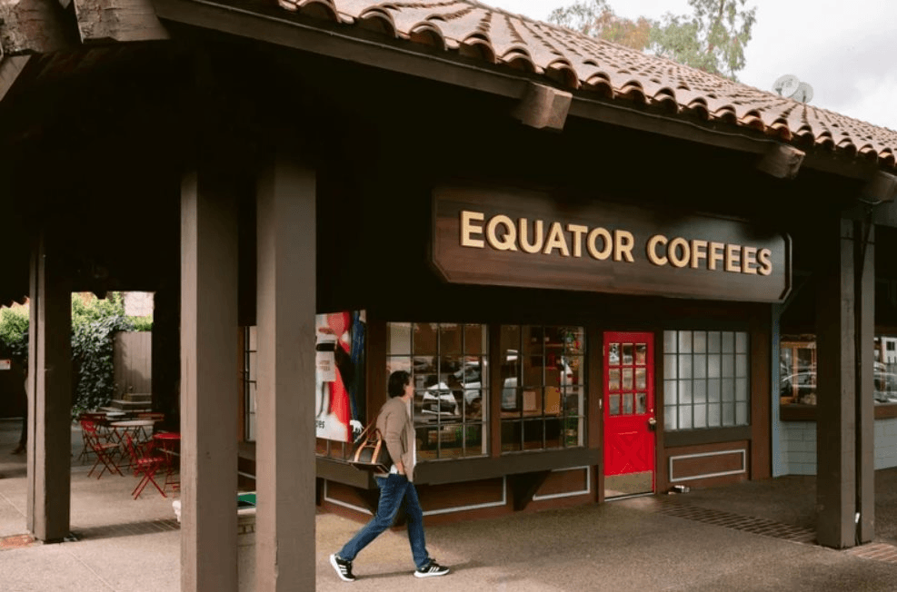 30 năm trước bị Starbucks 'cướp' hợp đồng trị giá 1,3 triệu USD, một chuỗi cà phê nhỏ hiện lật ngược tình thế,  liên tục mở rộng 