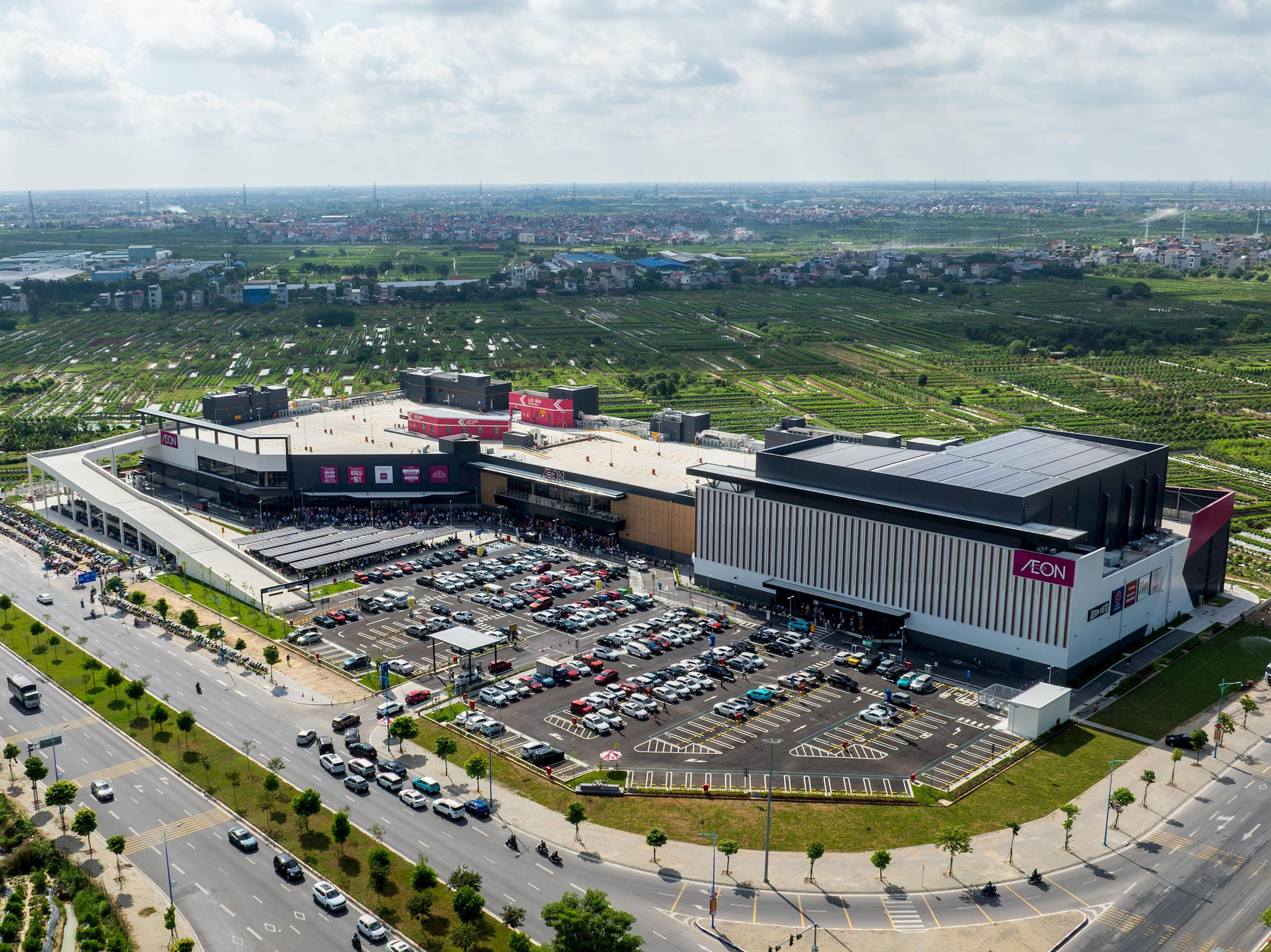 Đúng sáng nay - 3/10, công trình 38.000m2 của tập đoàn Nhật Bản chính thức hoạt động tại thành phố 4,6 triệu dân: "Nhắm tới" 330.000 người, đưa AI vào trải nghiệm