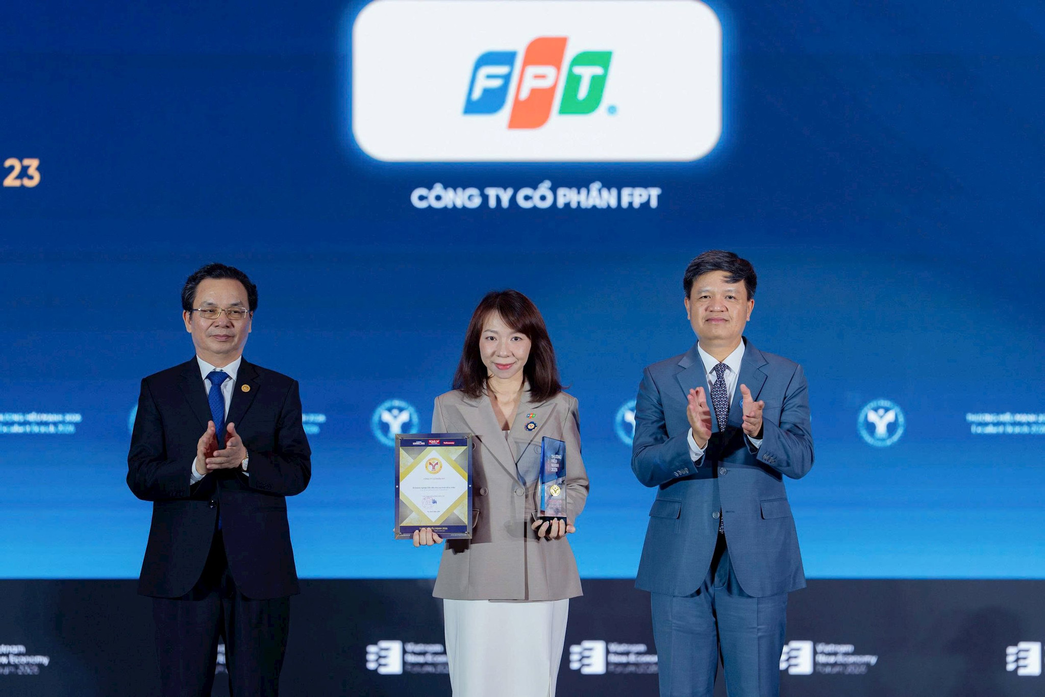 FPT được vinh  danh tại Thương hiệu Mạnh Việt Nam 2026
