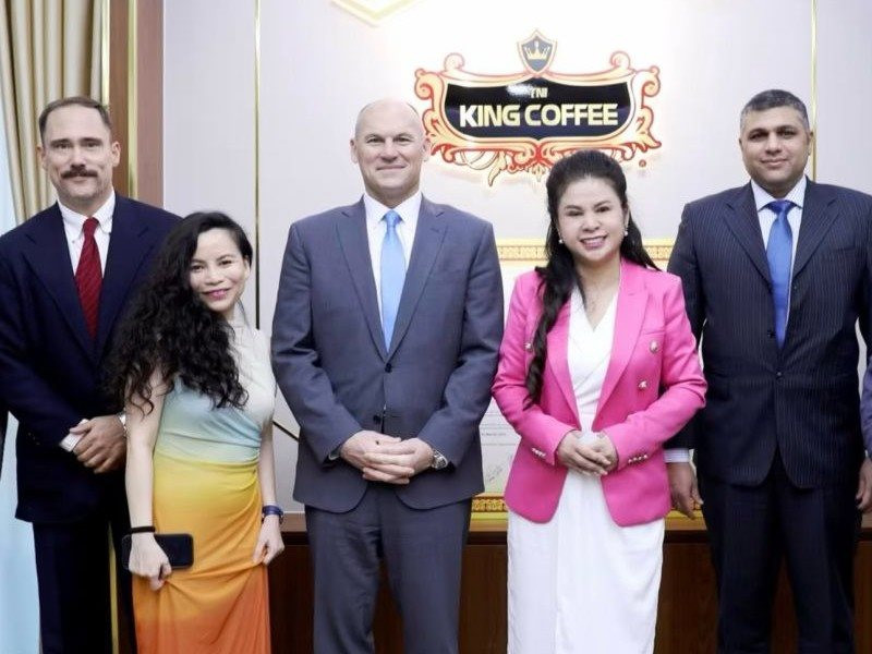 Bà Lê Hoàng Diệp Thảo bất ngờ đón đoàn khách đặc biệt, có đại diện “ông lớn” Mỹ nắm khối tài sản hơn 1,6 triệu tỷ đồng 