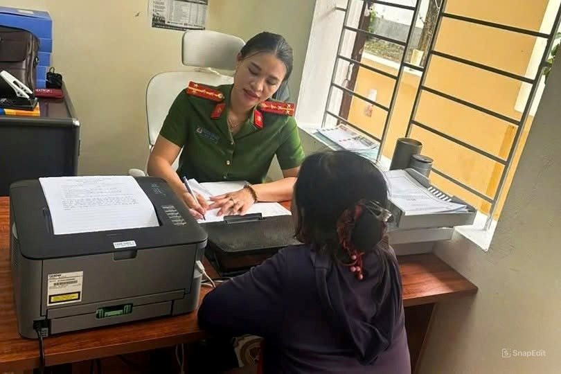 Sau cuộc gọi yêu cầu chuyển khoản trả khoản vay 79 triệu từ nhân viên ngân hàng, người phụ nữ báo công an Hà Tĩnh